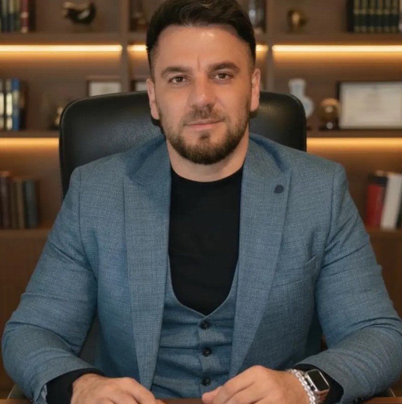 Porträt von Uğur Demirel